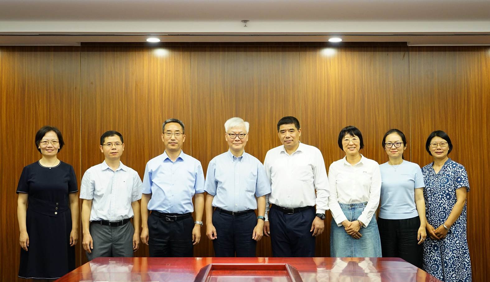 台湾东吴大学yl6776永利集团经理阮金祥教授一行来访