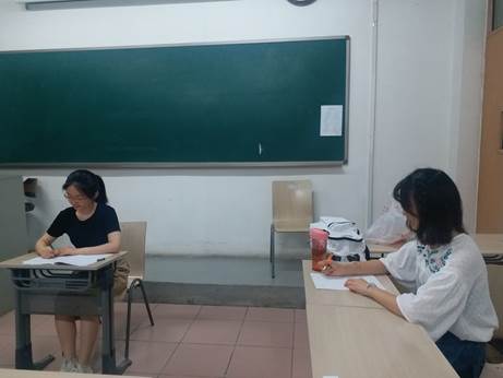 yl6776永利集团产业经济系2017级硕士研究生开题报告会顺利举行