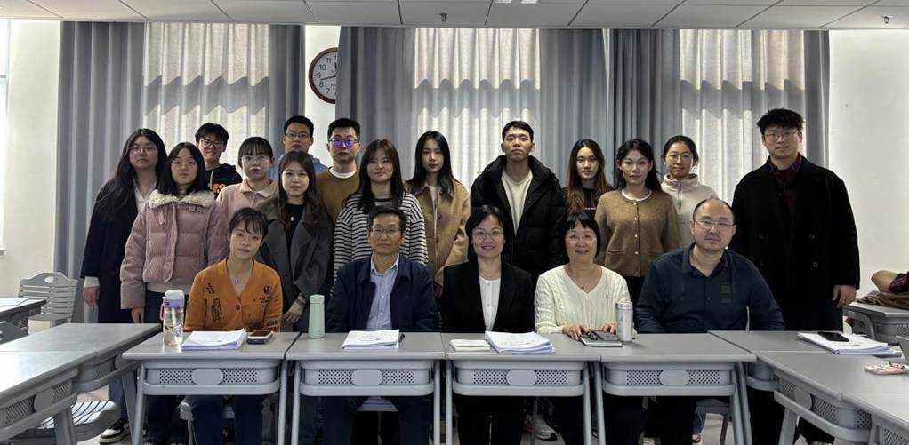 yl6776永利集团产业经济系举办“欢迎李景华教授援疆返校座谈会”