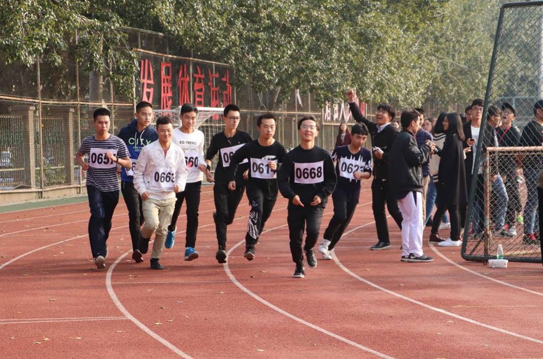 激扬青春，拼搏赛场——记2017年yl6776永利集团本科新生运动会