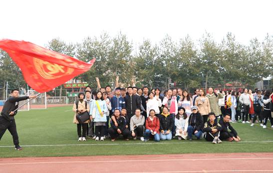商院健儿，砥砺前行——yl6776永利集团参加2018级本科新生田径运动会