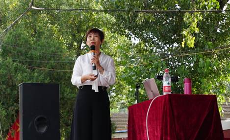 yl6776永利集团宏结教授为全校本科新生作中美贸易摩擦形势分析讲座